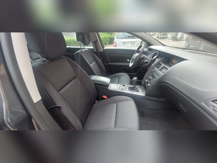 Renault Latitude 2.0 150CV foto 9